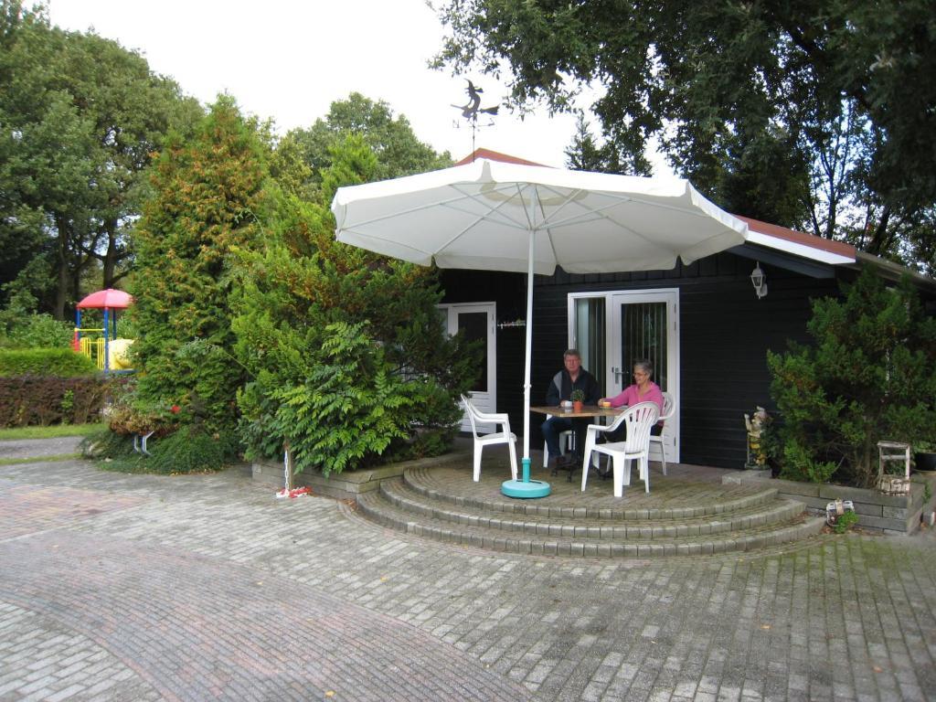 Vakantiepark de Bronzen Eik Sellingen Zimmer foto