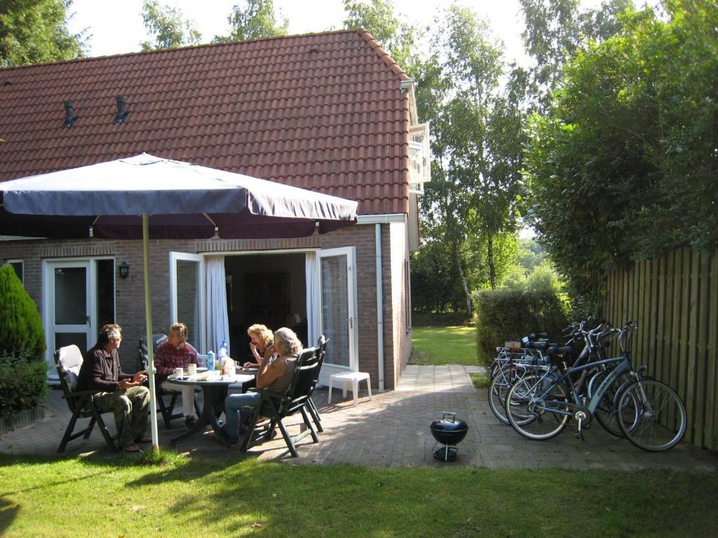 Vakantiepark de Bronzen Eik Sellingen Zimmer foto