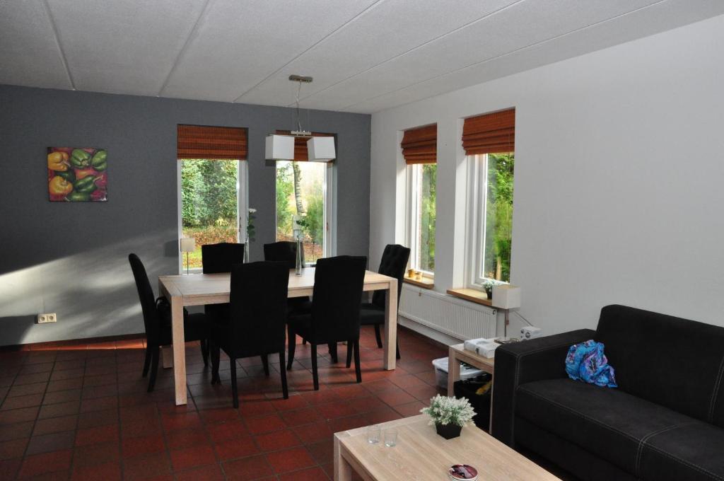 Vakantiepark de Bronzen Eik Sellingen Zimmer foto